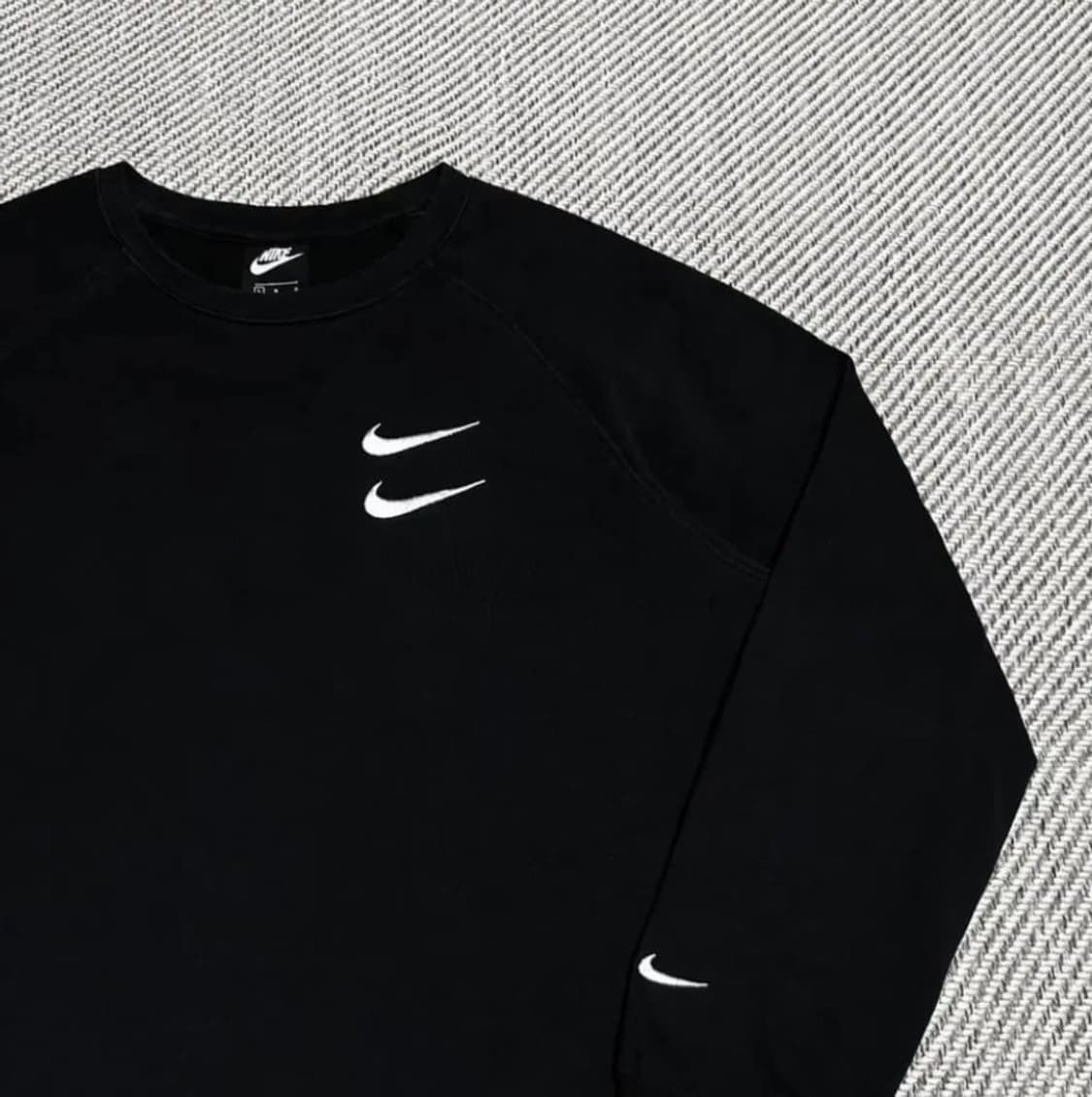 [L] Nike 나이키 더블스우시 라운드 맨투맨 상품이미지3