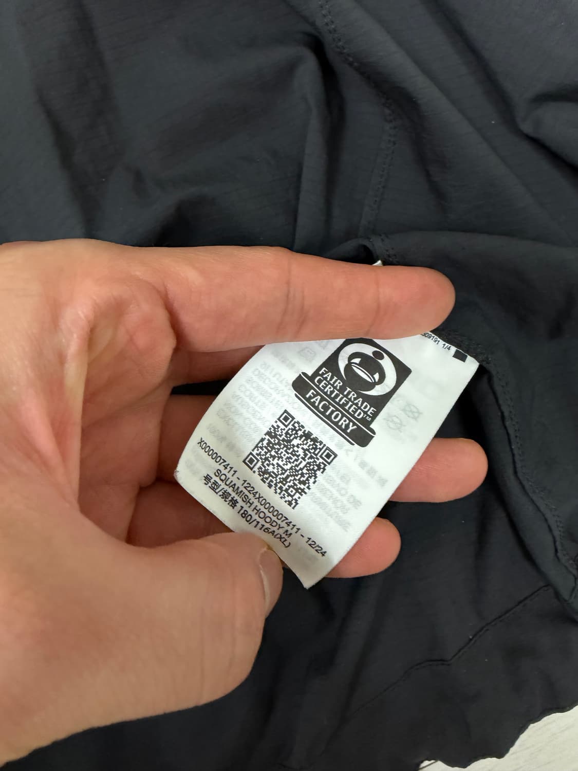 아크테릭스 스쿼미시 XL 사이즈 블랙  상태 9.7/10  하자 뜯김 X 상품이미지5