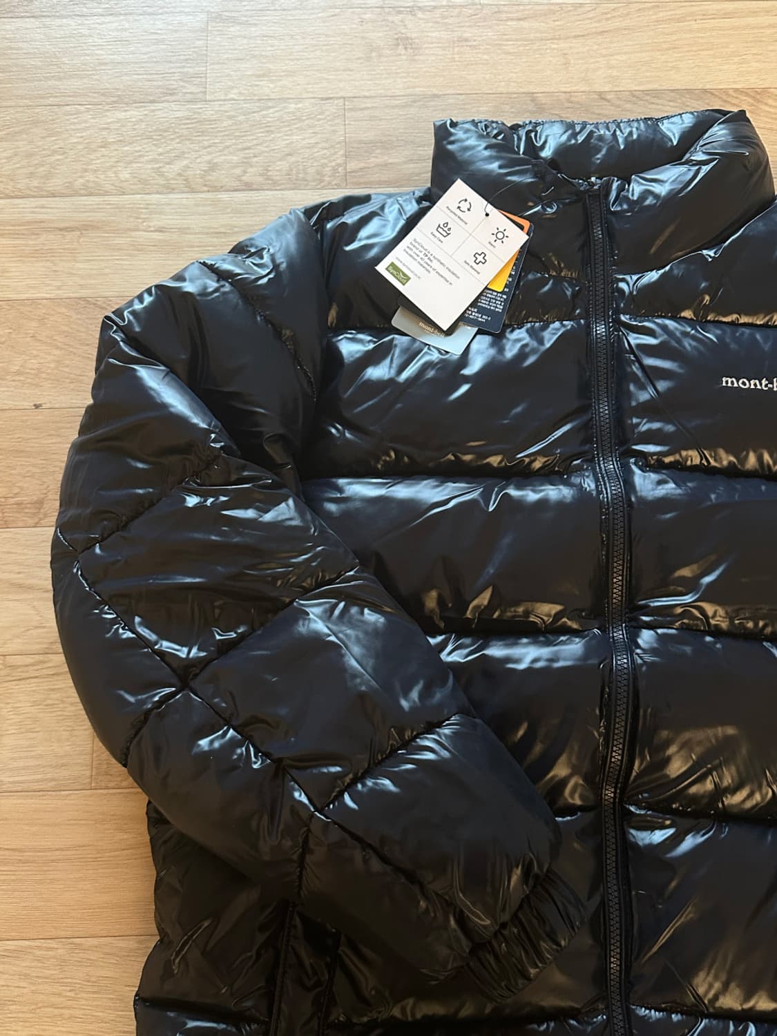 몽벨 유광 패딩 새상품 상품이미지3