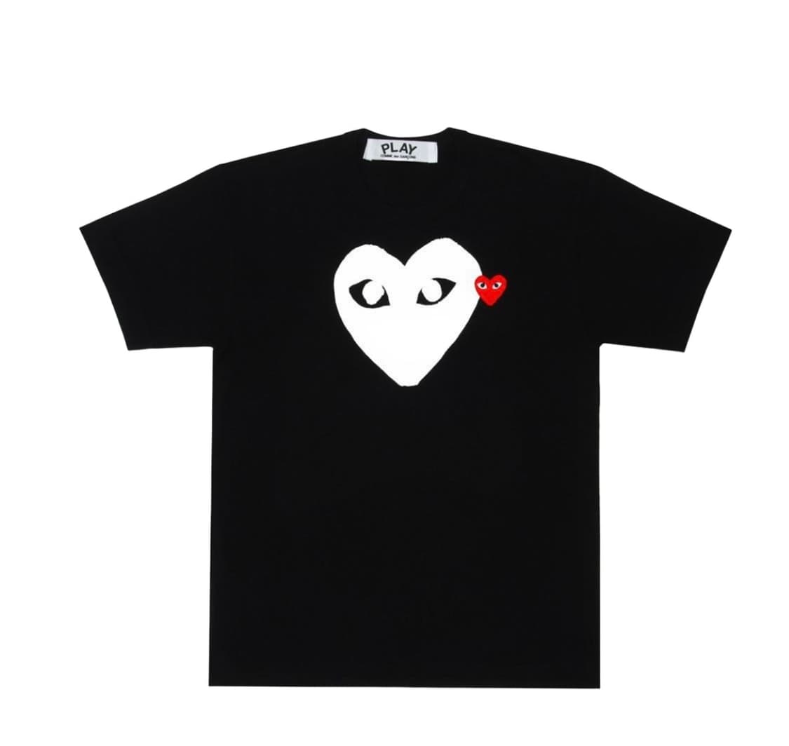 플레이 꼼데가르송 레드 하트 프린트 하트 티셔츠 블랙 상품이미지1