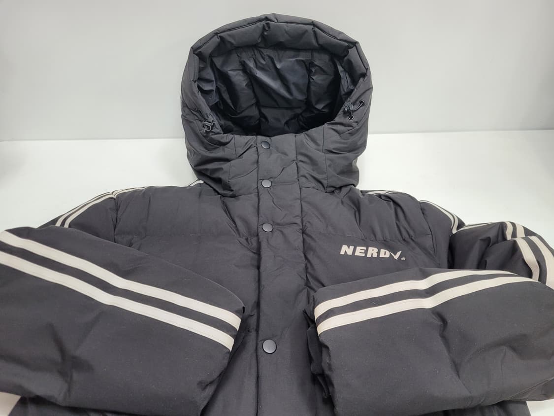 NERDY 널디 백로고 후드 다운 롱 패딩 / S 블랙 (수선)
 상품이미지3