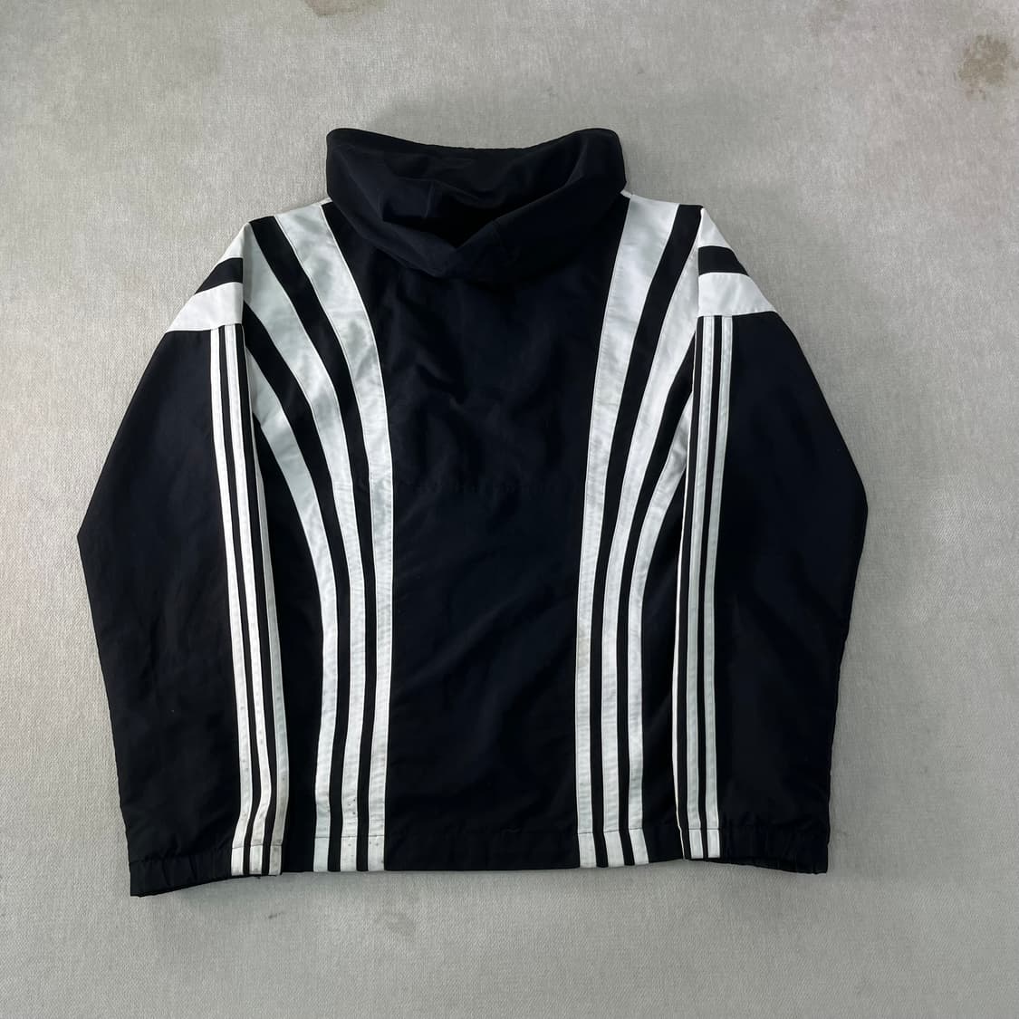 100 아디다스 범고래 윈드브레이커 자켓  상품이미지2