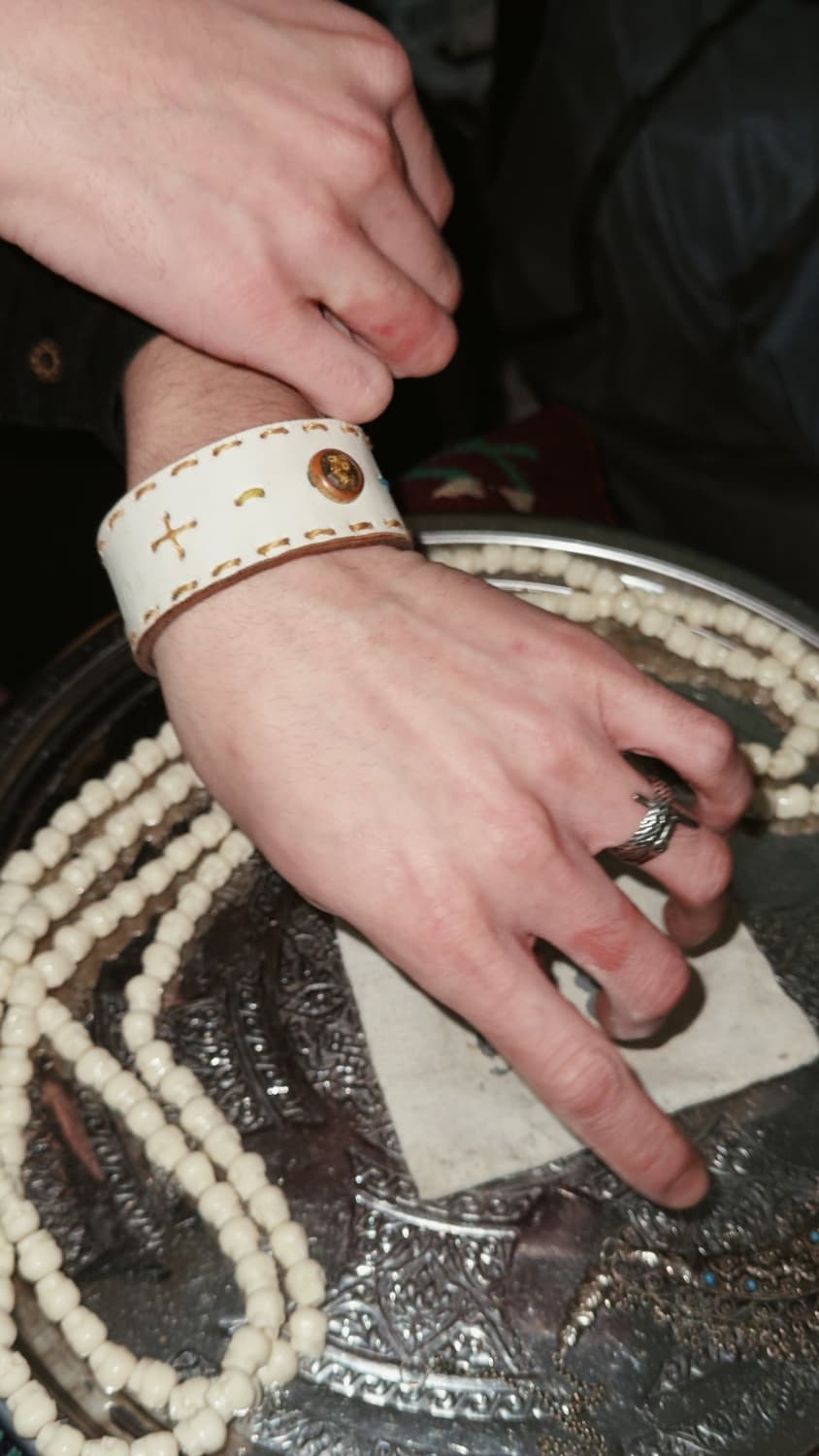 gunda  가죽 팔찌 신품 상품이미지1