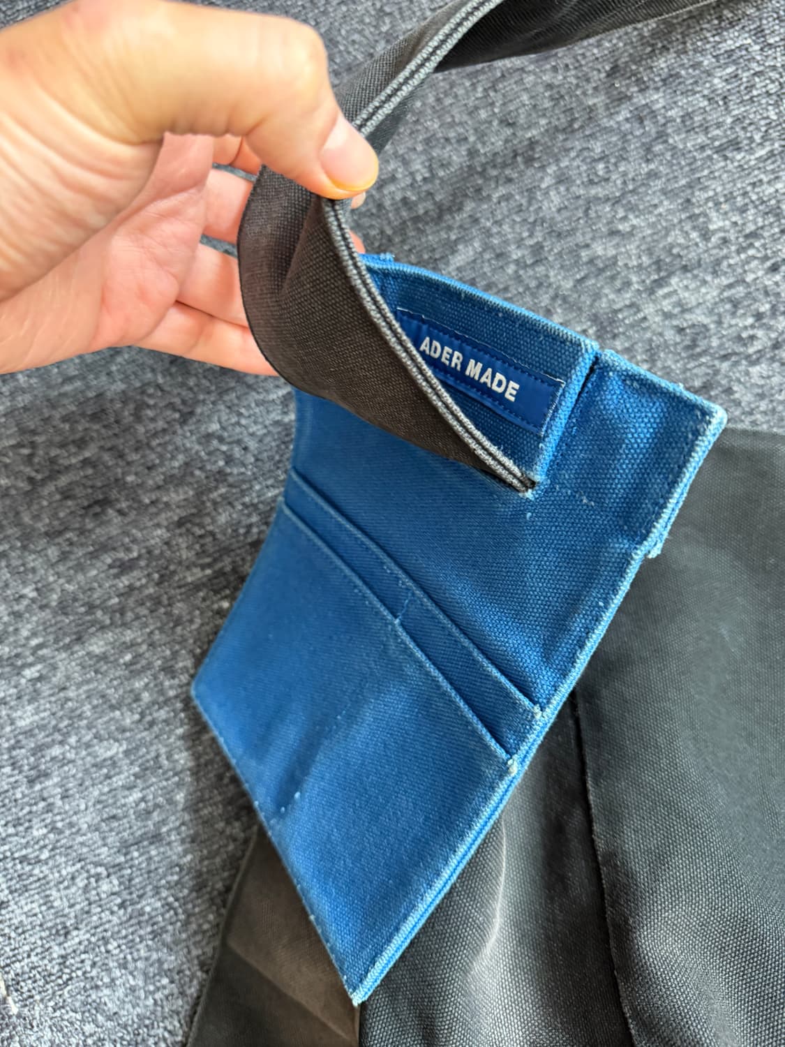 아더에러 블랙 캔버스 크로스백(17FW) 상품이미지2