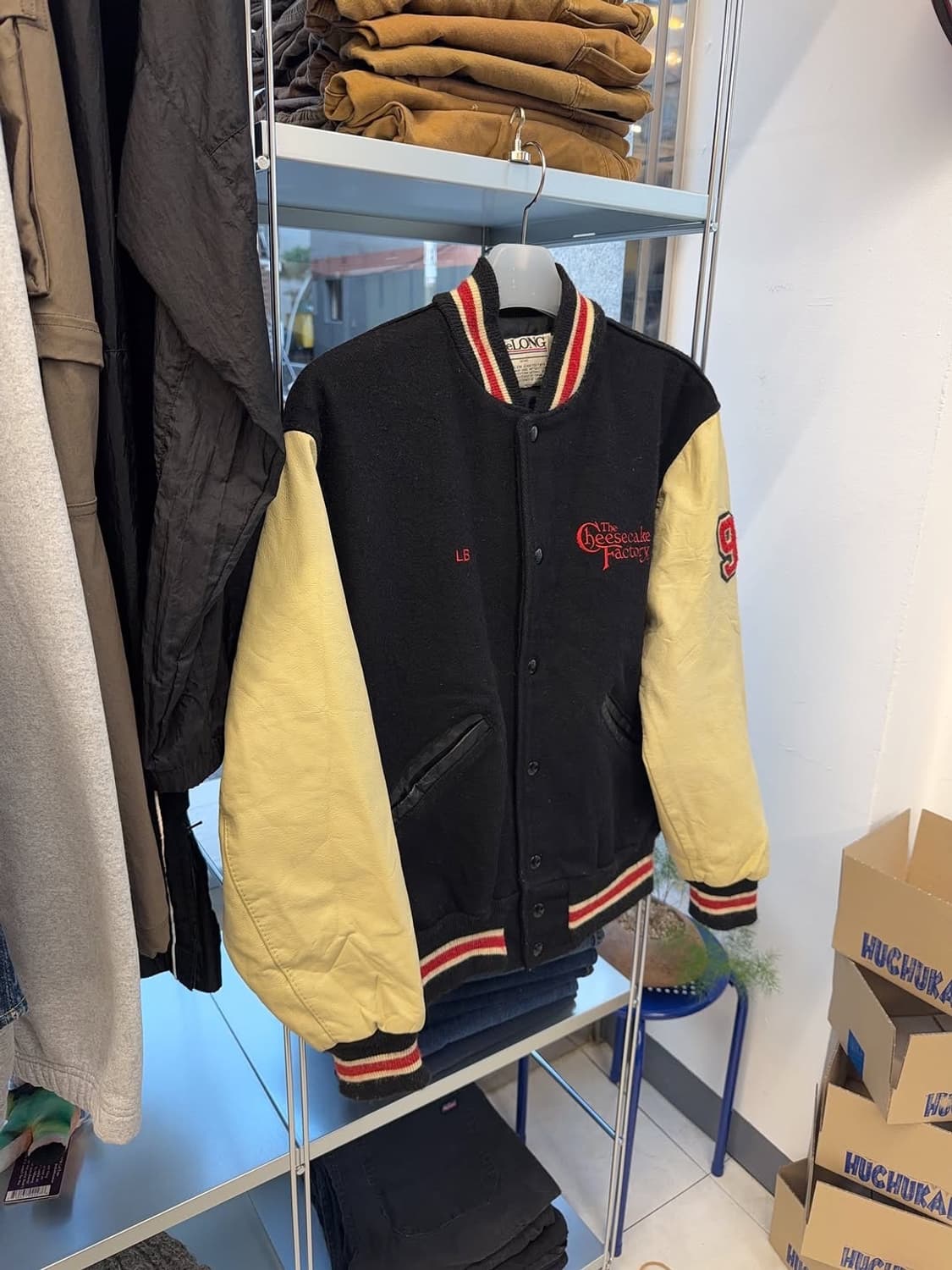 The cheesecake factory varsity jacket 상품이미지4