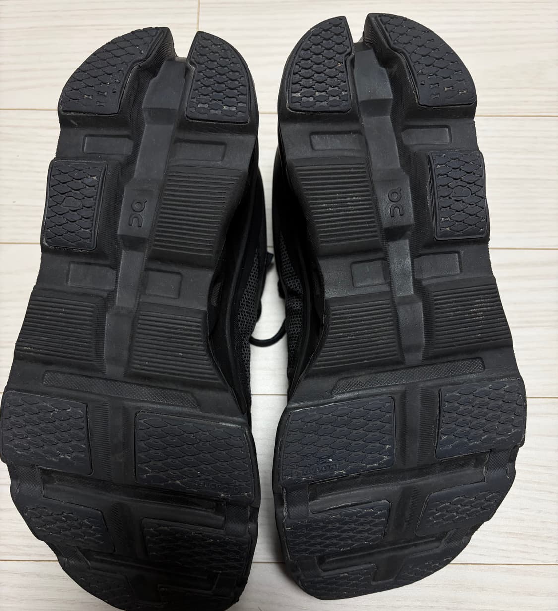 파프 온 클라우드몬스터 2 블랙 마그넷 265 상품이미지4