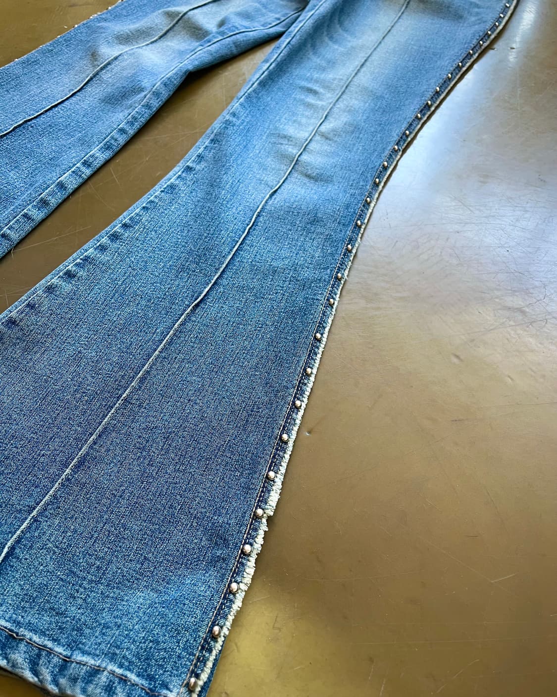 CFLINE JEANS Studs & Gem Flare Jeans 상품이미지6