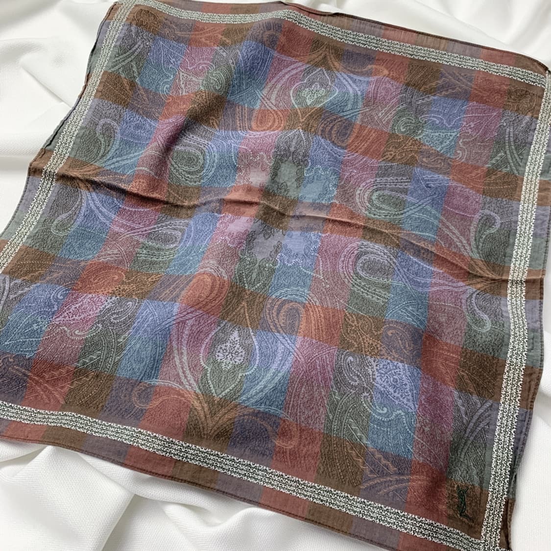 [정품] YSL 입생로랑 체크패턴 빈티지 쁘띠스카프 손수건 상품이미지1