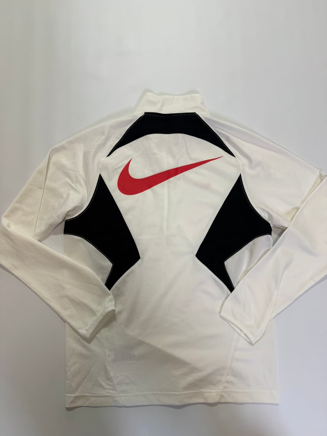 나이키 드라이핏 미드 레이어 사커 탑 화이트 블랙(M사이즈) 상품이미지1