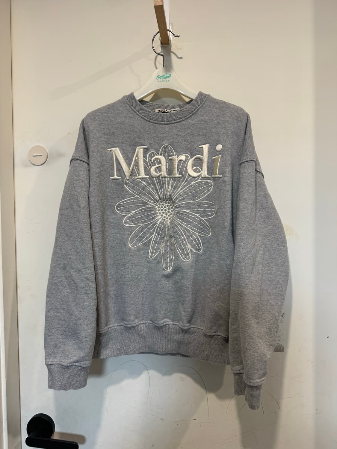 마르디메크르디 맨투맨 25ss 상품이미지1