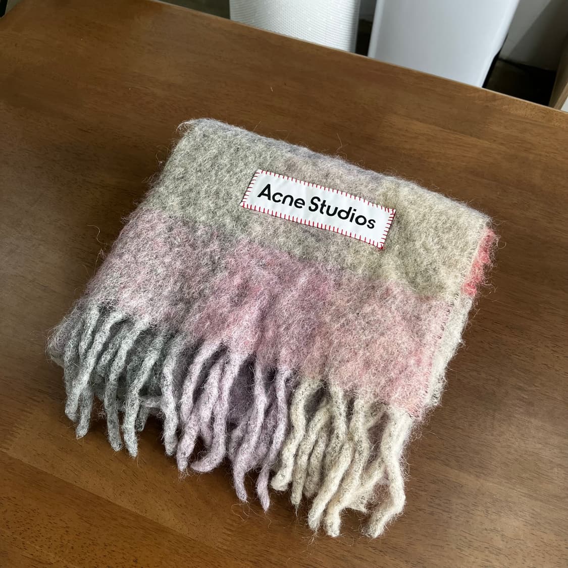 아크네 스튜디오 머플러 상품이미지1