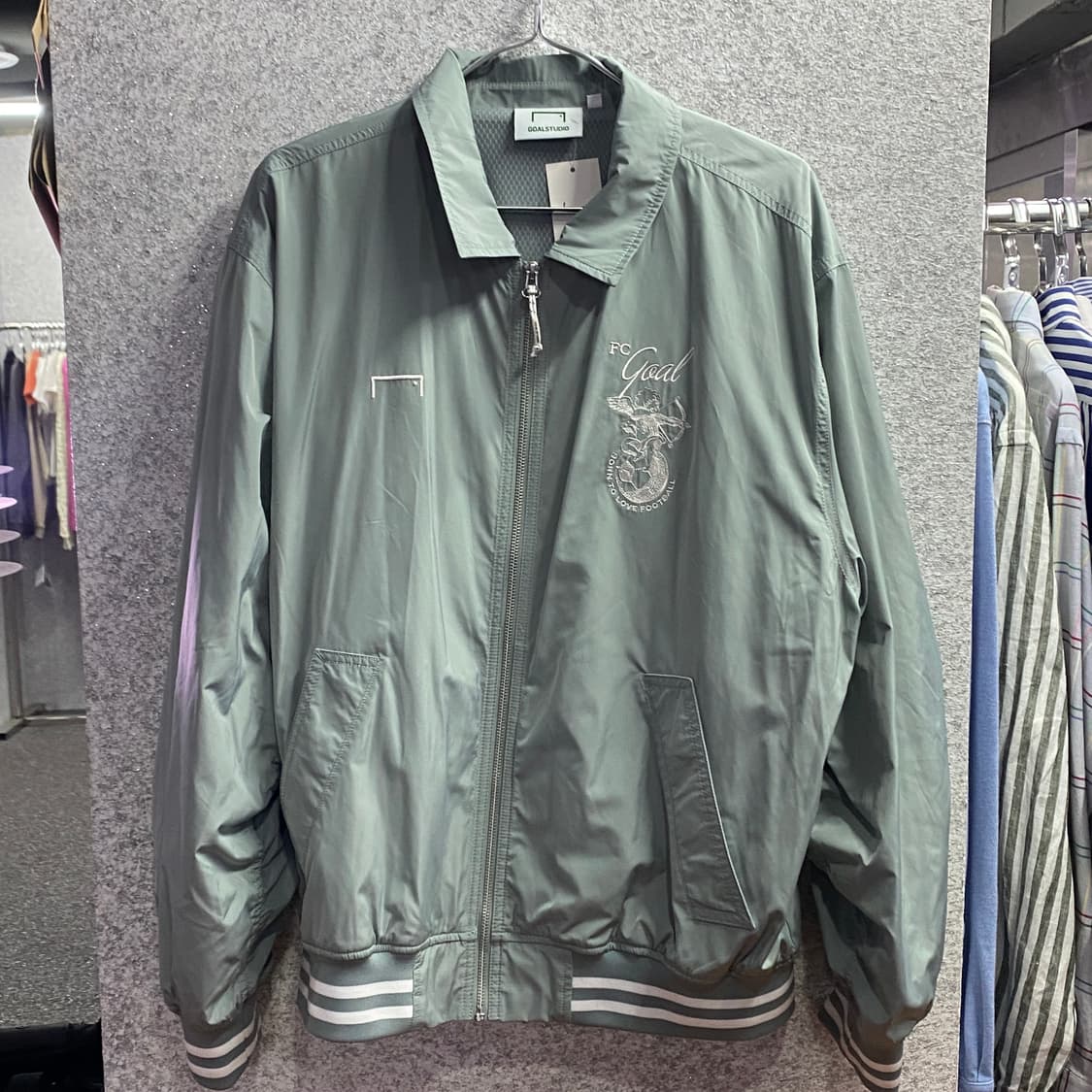 골스튜디오 풋볼 자수로고 바람막이 B4406 상품이미지2