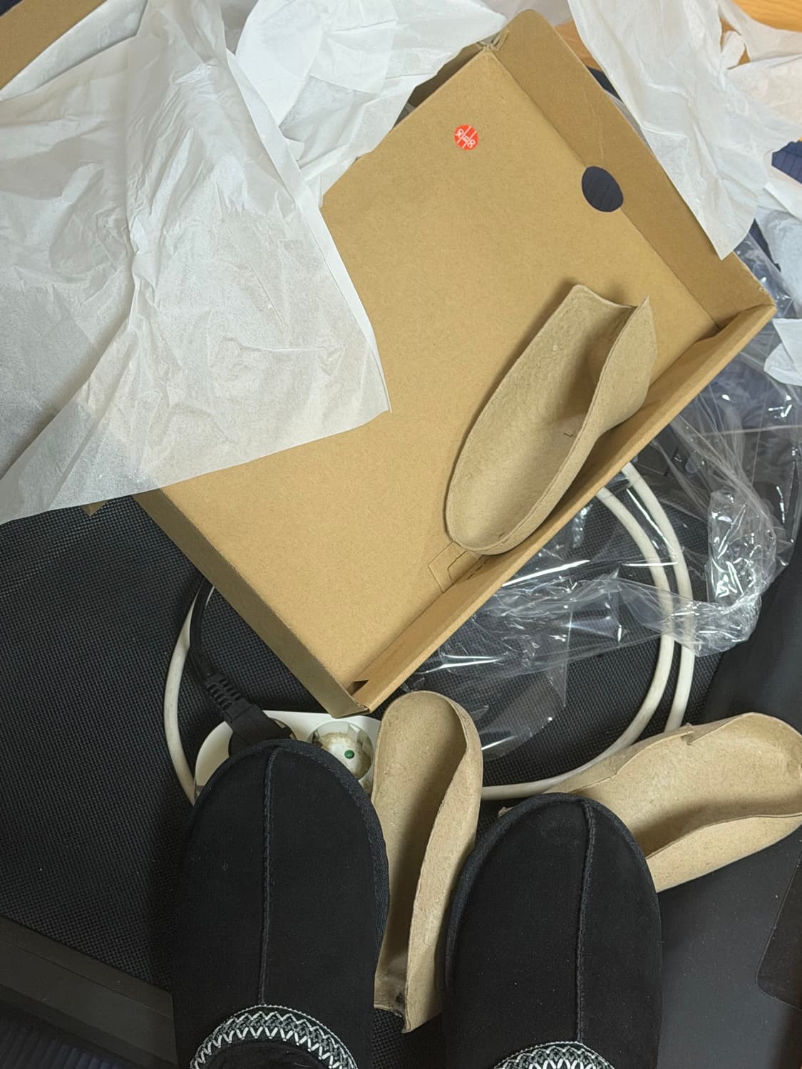 어그 타스만 2 블랙 270->260 사이즈교환 ㅈㅂㅠㅠ 상품이미지2