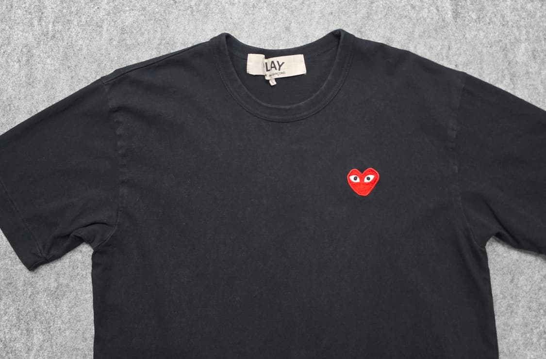 꼼데가르송 레드와펜 블랙 반팔티 L 상품이미지3