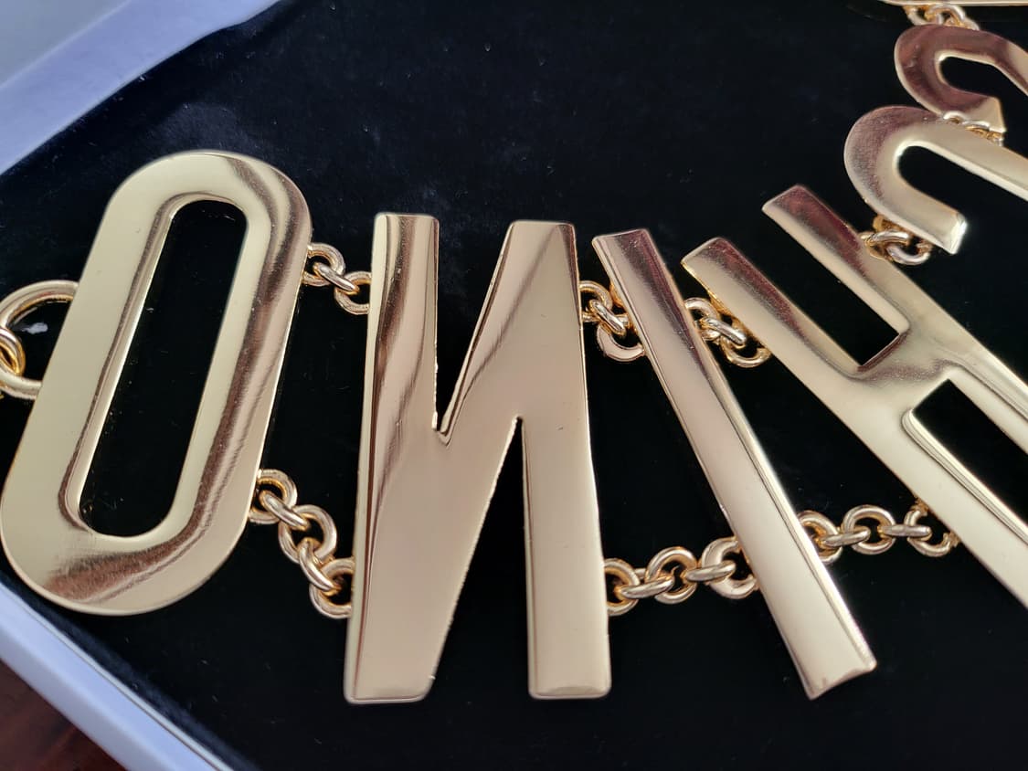 박스채 새상 모스키노  로고 초커  상품이미지4