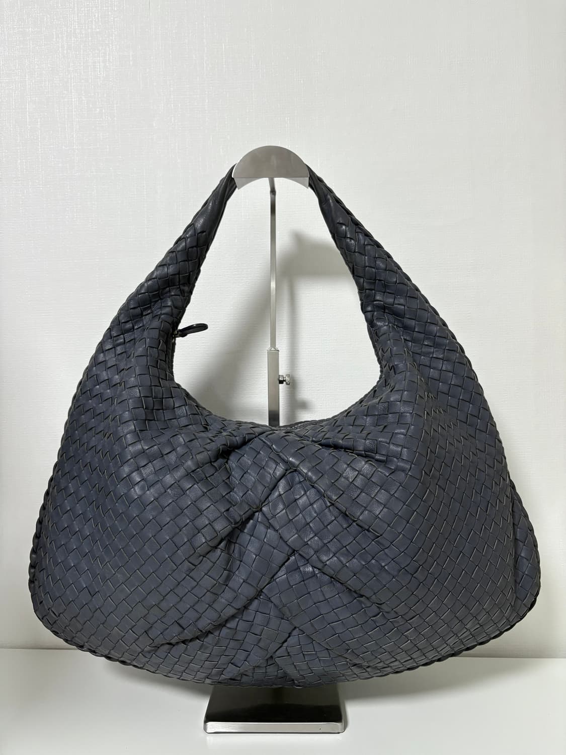 보테가베네타 리미티드 호보백 다크네이비 상품이미지1