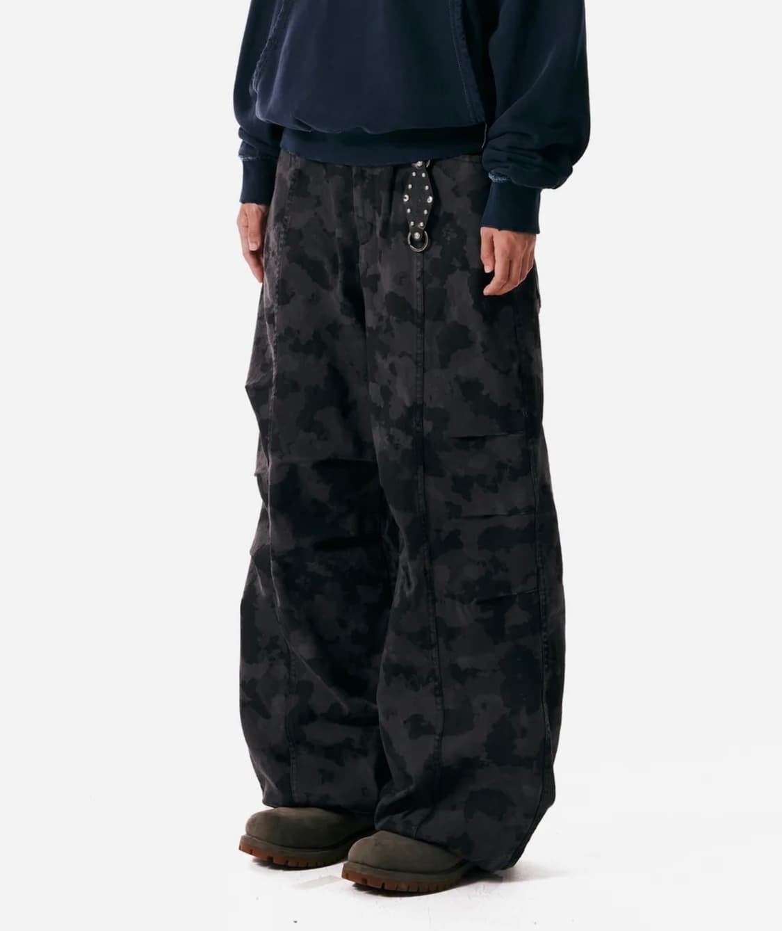 아캄 Knee Pin-tuck Camouflage Twill Pants 상품이미지1