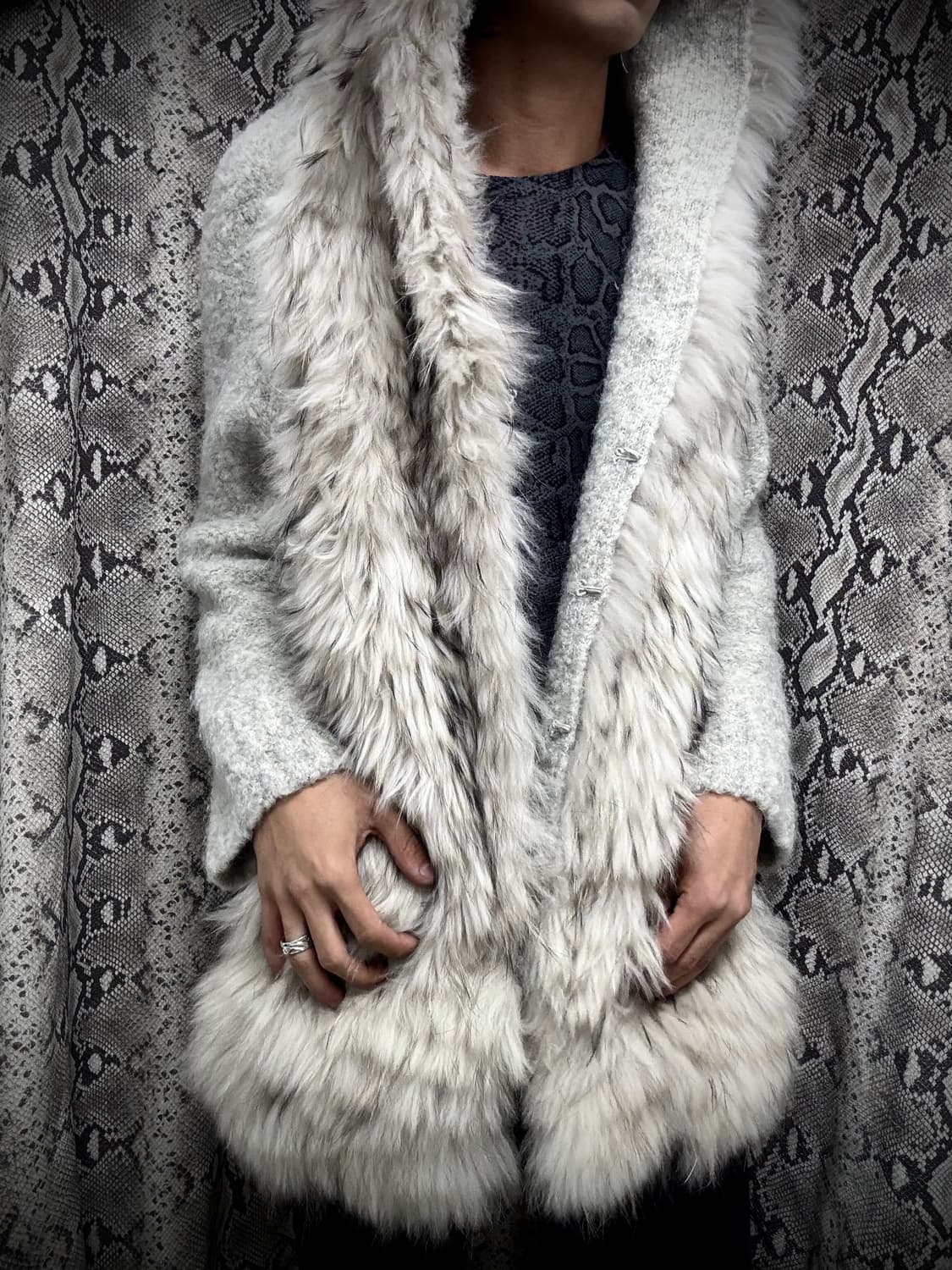 [V-Kei] Raccoon Fur White Wool Hoodie Ja 상품이미지2