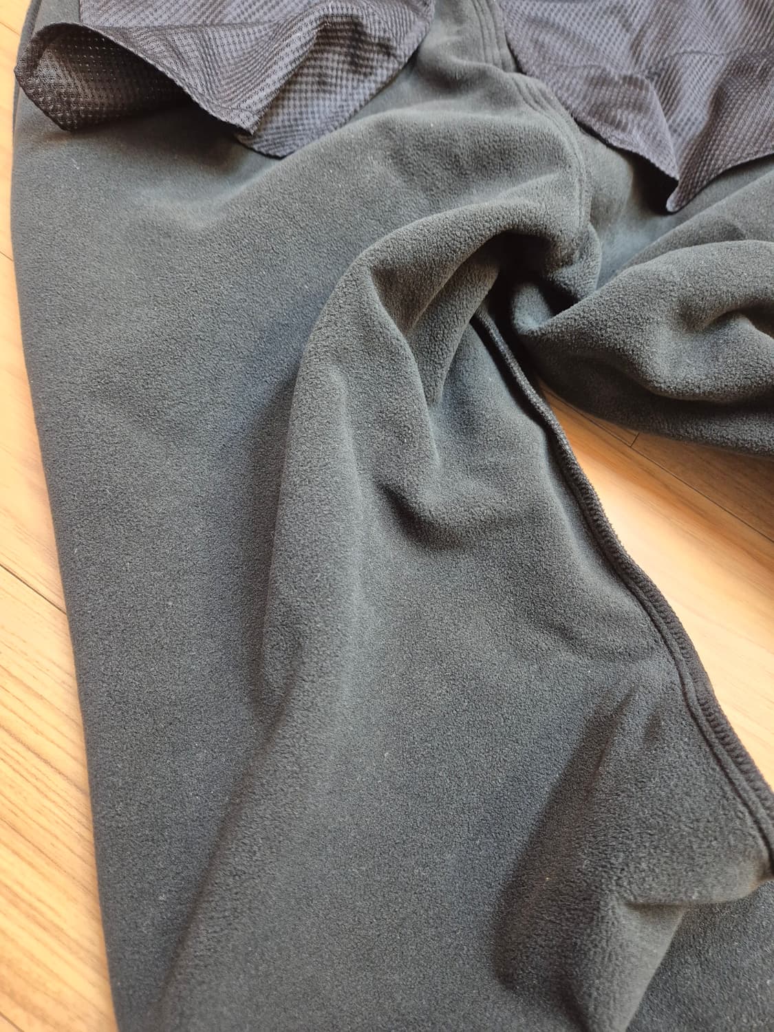 컬럼비아 여성 등산 바지 블랙 색상입니다. 사이즈는 65(S)이고, 허리 상품이미지7