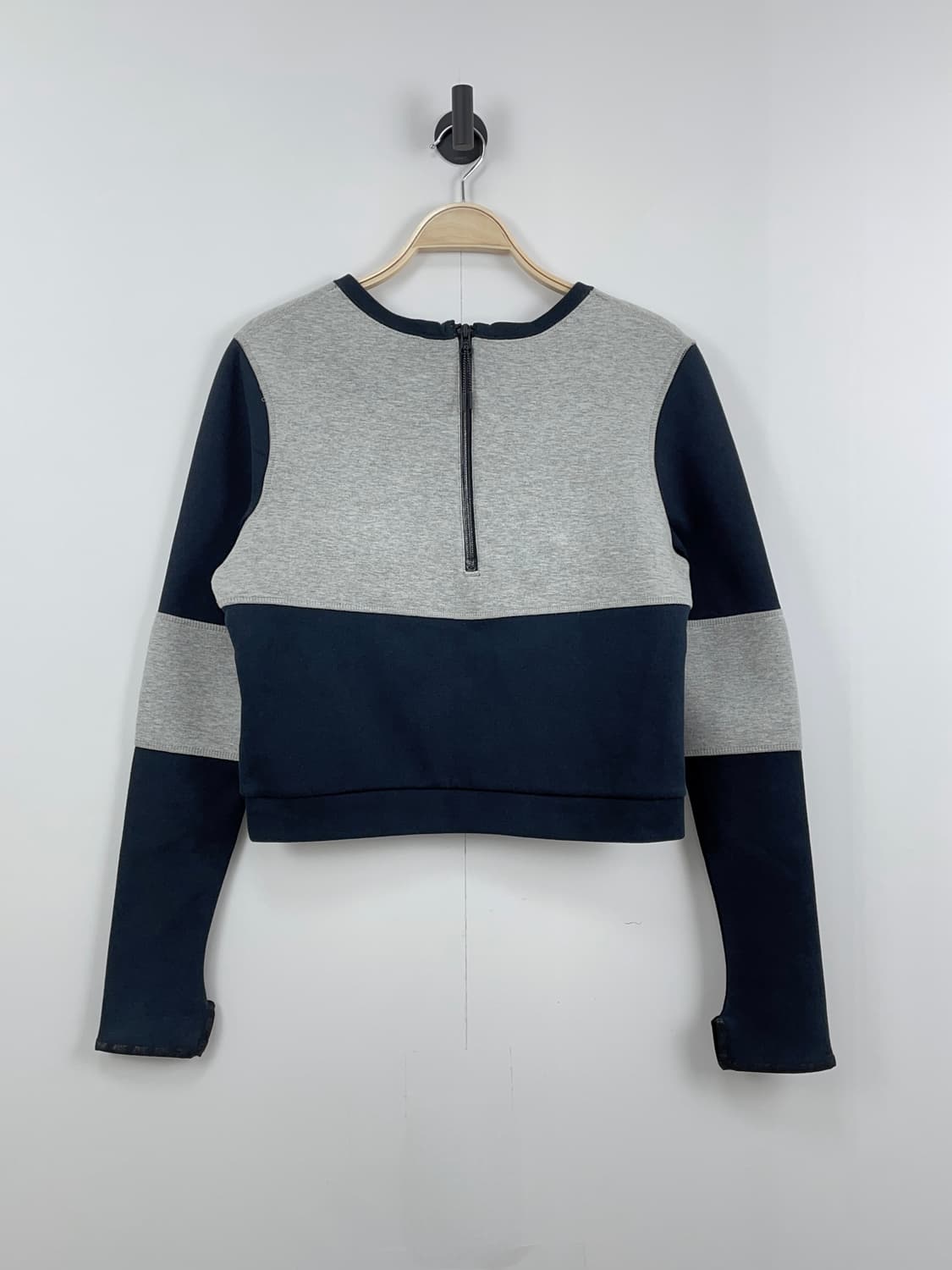 나이키[Nike] 우먼스 핑거홀 배색 백지퍼 맨투맨 상품이미지2