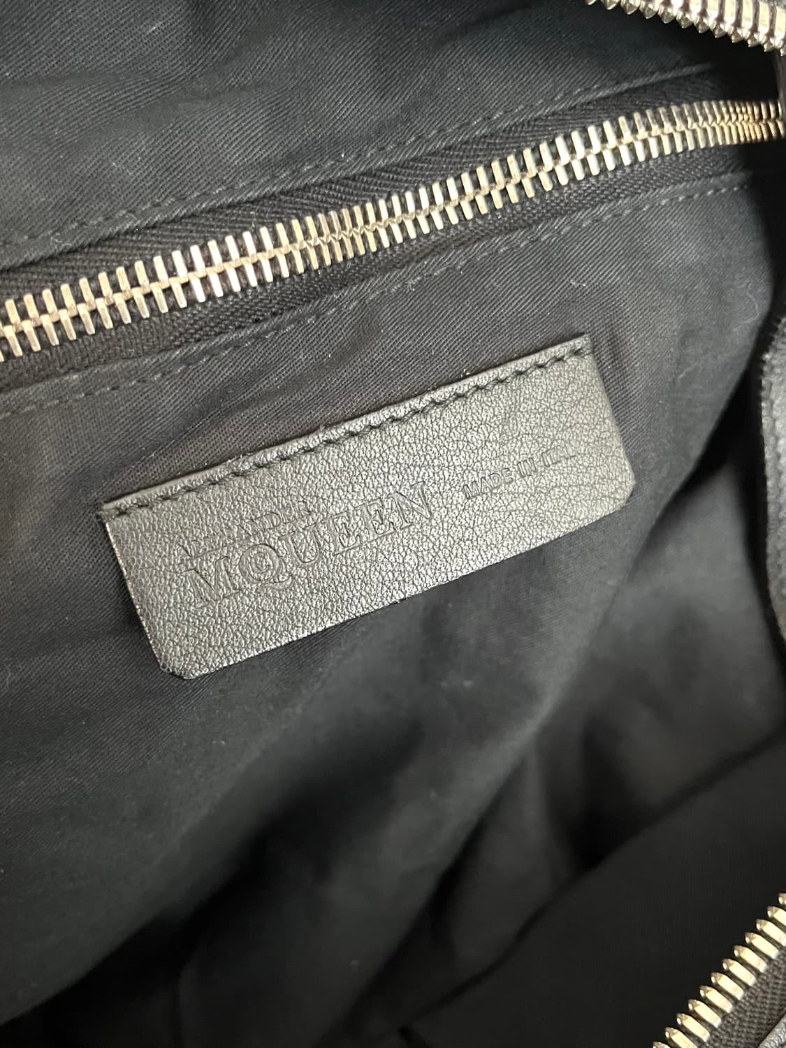 알렉산더 맥퀸 스컬 레더 빅 숄더백 상품이미지8