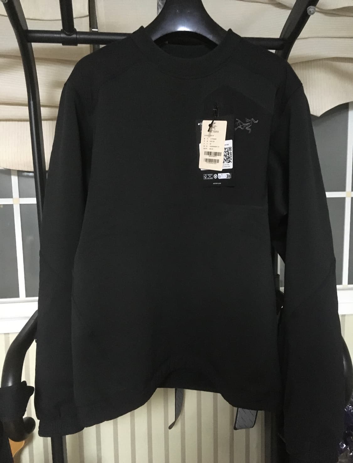 아크테릭스 컨실 크루넥 풀오버 블랙 판매합니다 상품이미지3