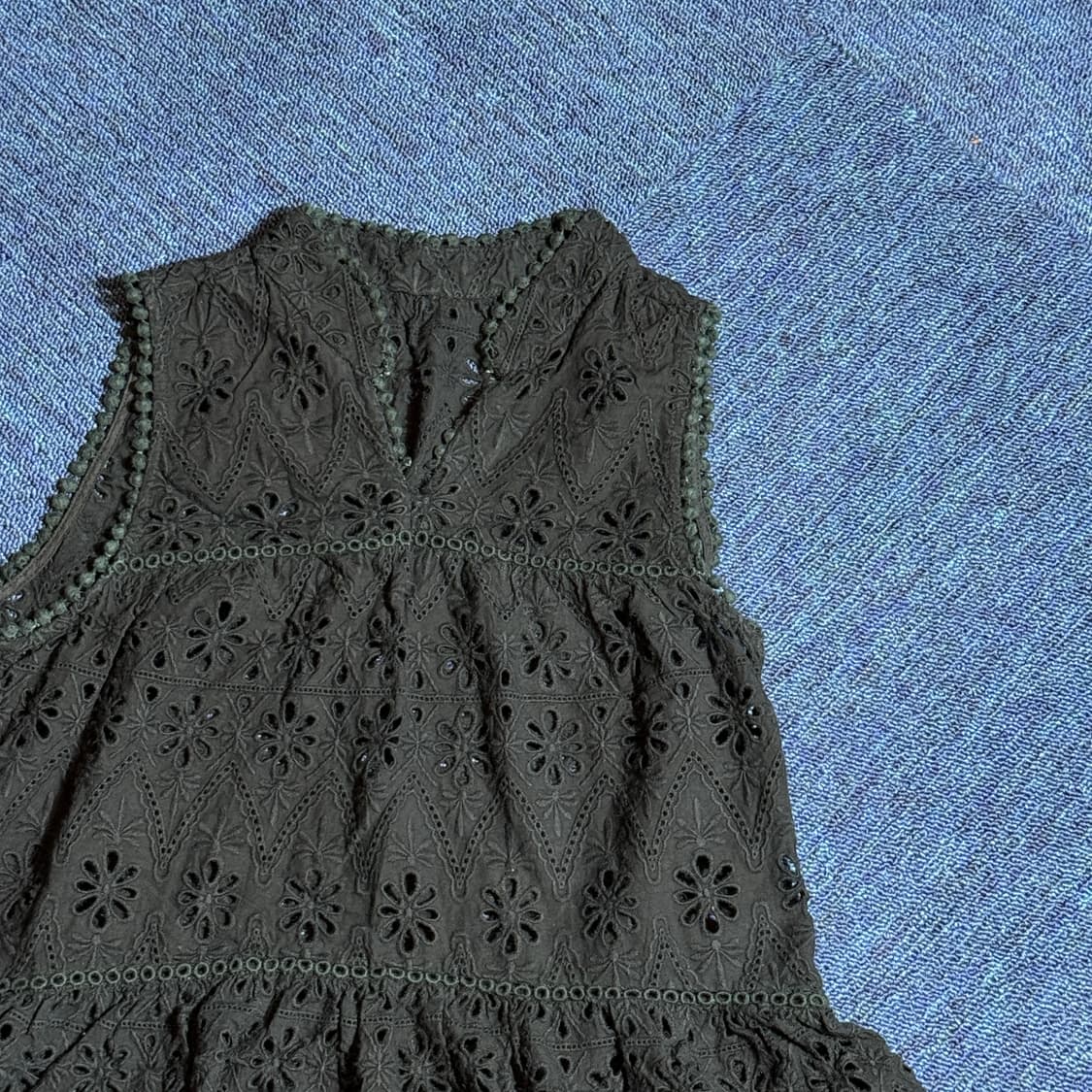 모리걸 블랙 민소매 프릴 원피스 상품이미지2