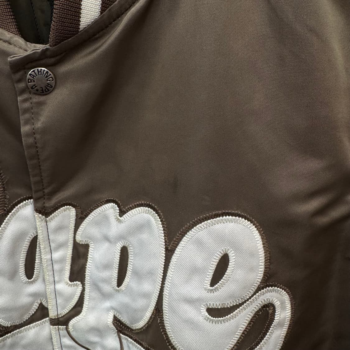 00s 베이프 오리지널 바시티 자켓 전면 빅로고 포인트 카키브라운 상품이미지8