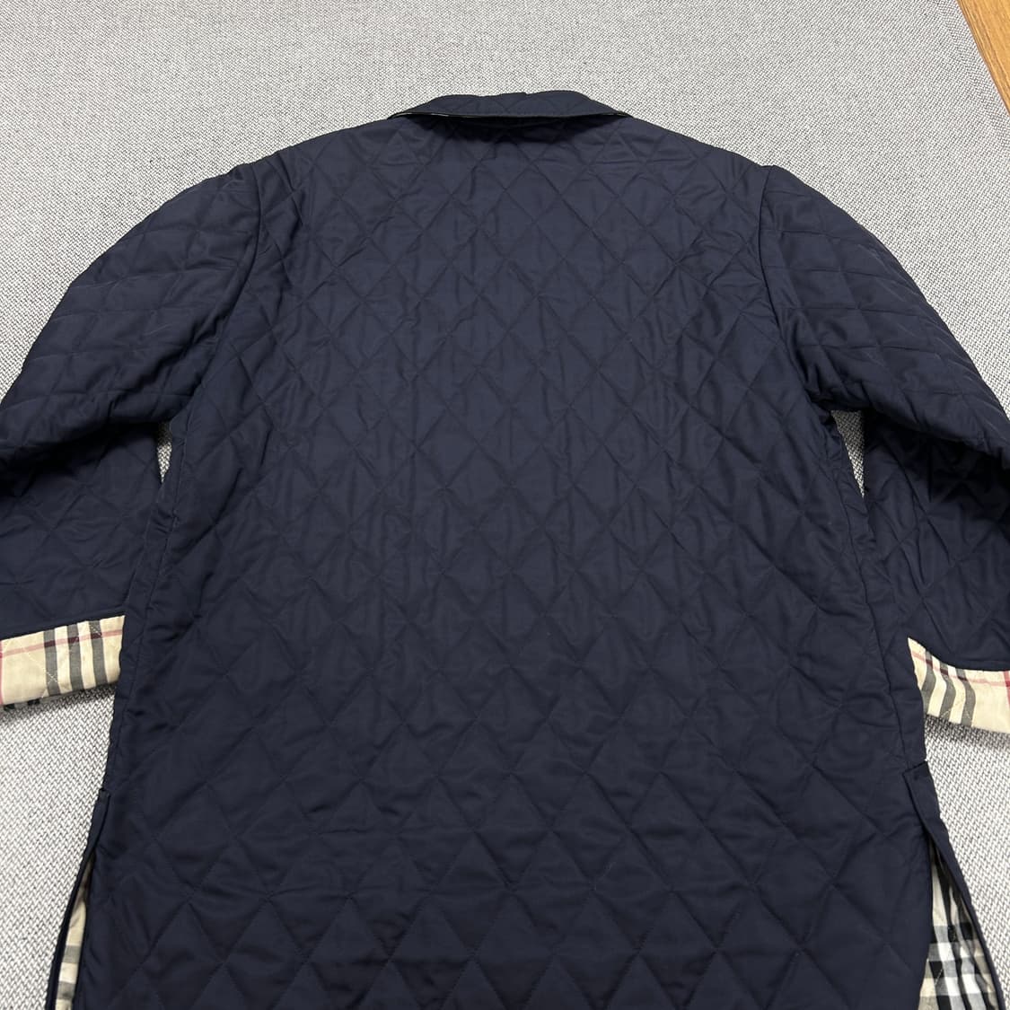 버버리 우먼스 네이비 퀼팅자켓(M) 상품이미지5
