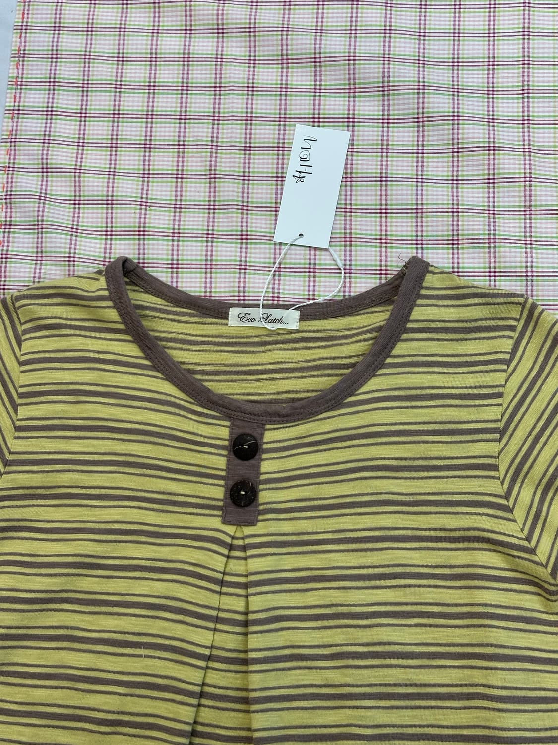 올리브 스트라이프 버튼 티 상품이미지4