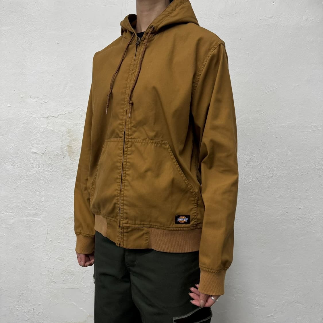 디키즈(Dickies) 브라운컬러 라벨 로고 트윌 코튼 액티브 후드 자켓 상품이미지1