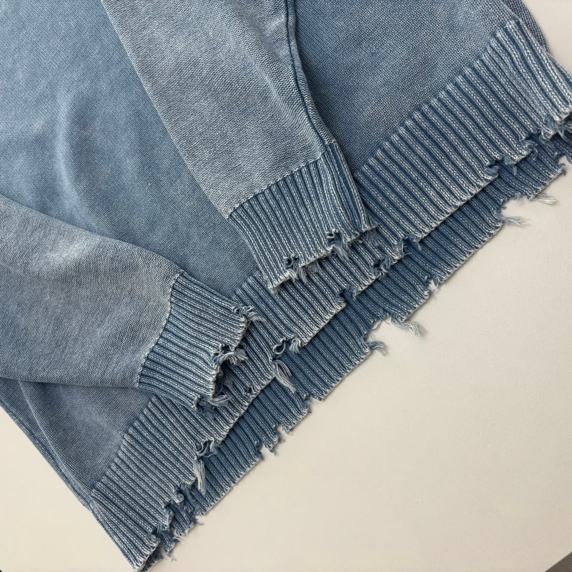 niko and 데미지 워싱 니트 맨투맨 상품이미지3