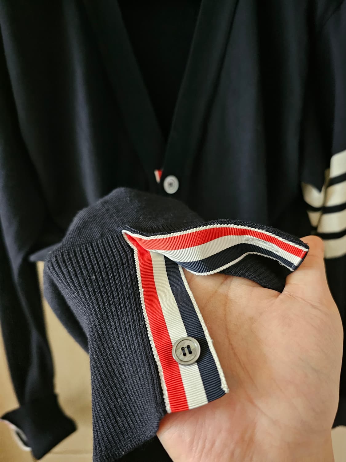 톰브라운 24fw 사선 버진울 가디건(3/100/정품) 상품이미지3