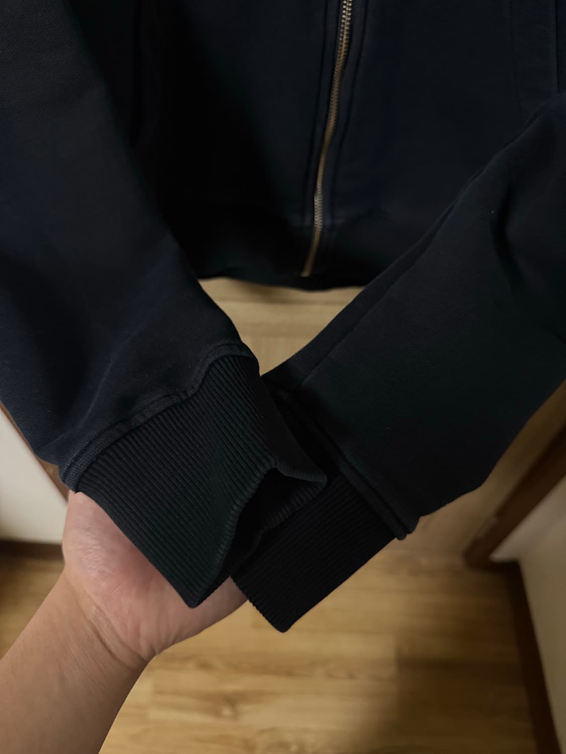 아미 스몰로고 하트 자수 후드집업 블랙 상품이미지6