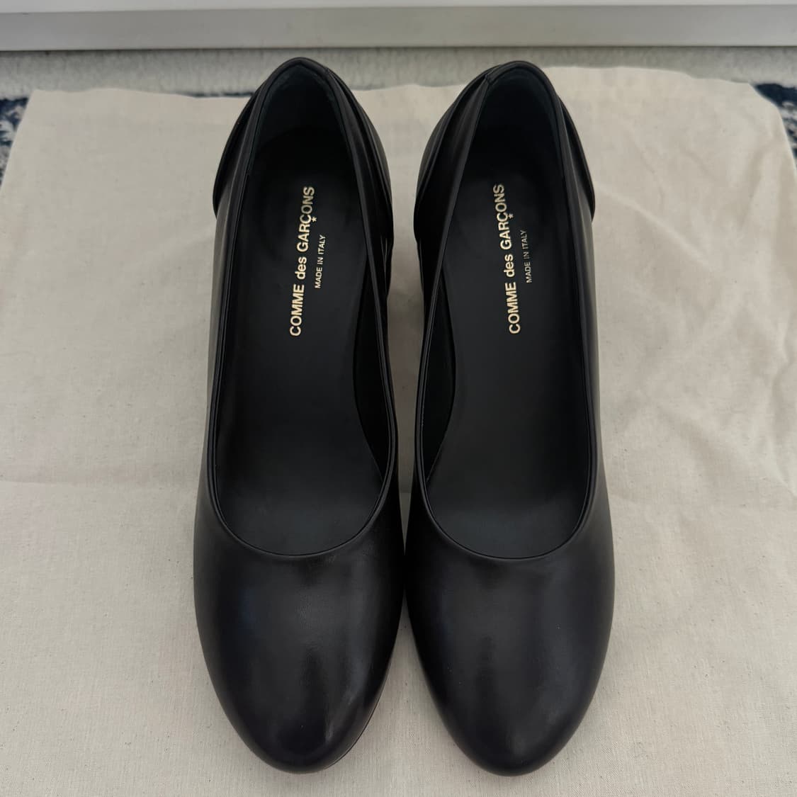 꼼데가르송 드레이프 힐 레더 펌프스 상품이미지2