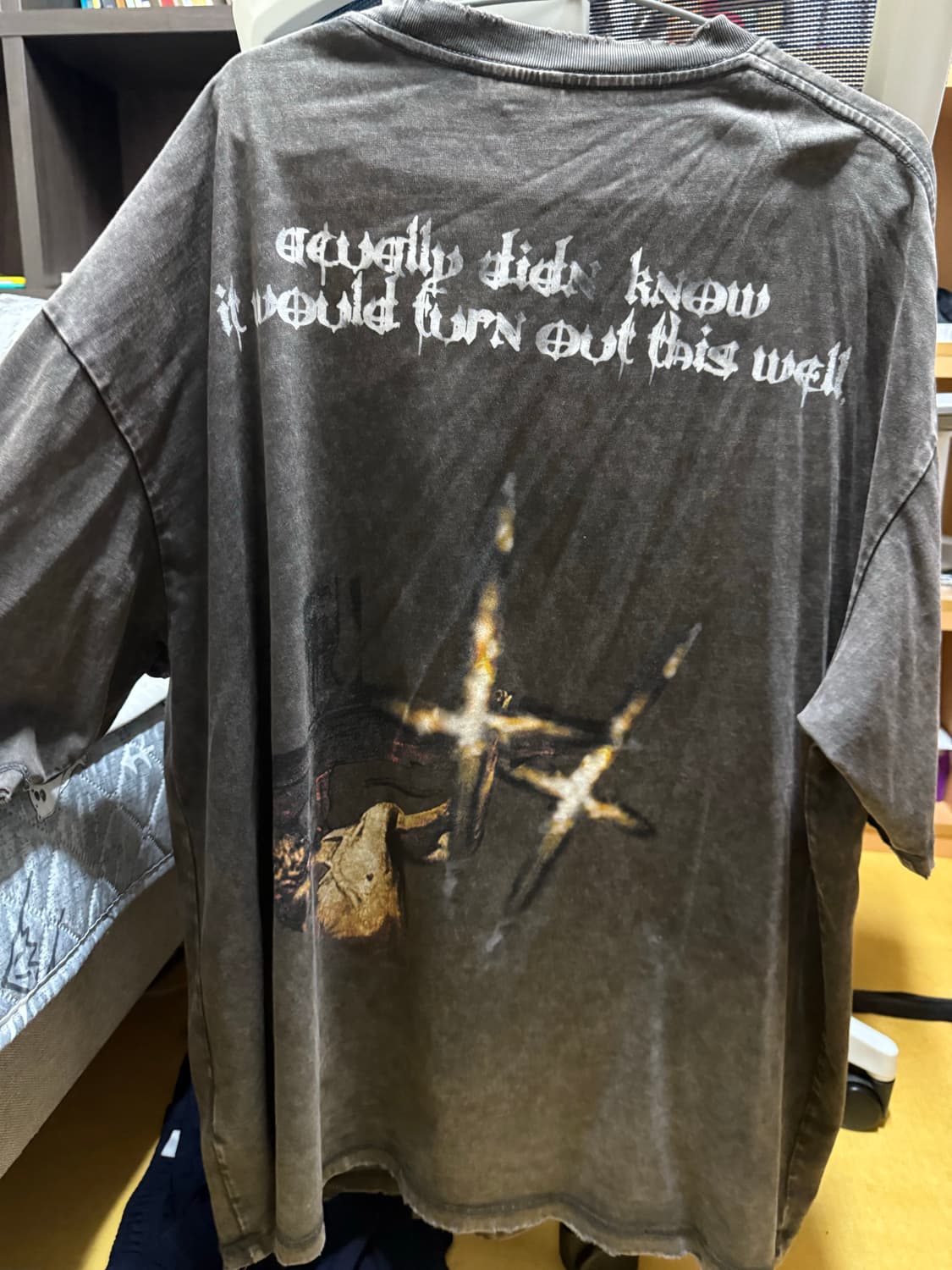 어웬드 에모스텐스클럽 베네핏 한정 반팔티 2 상품이미지3