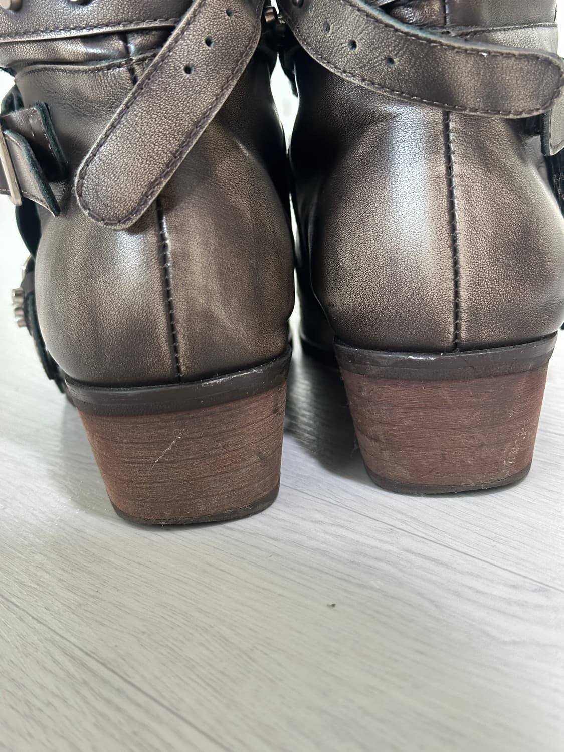 러프넥 카니아 250 브라운 상품이미지6