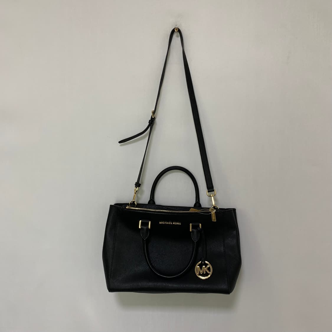 마이클코어스 블랙 레더 금장 숄더 스트랩 토트백 빈티지 가방 상품이미지4