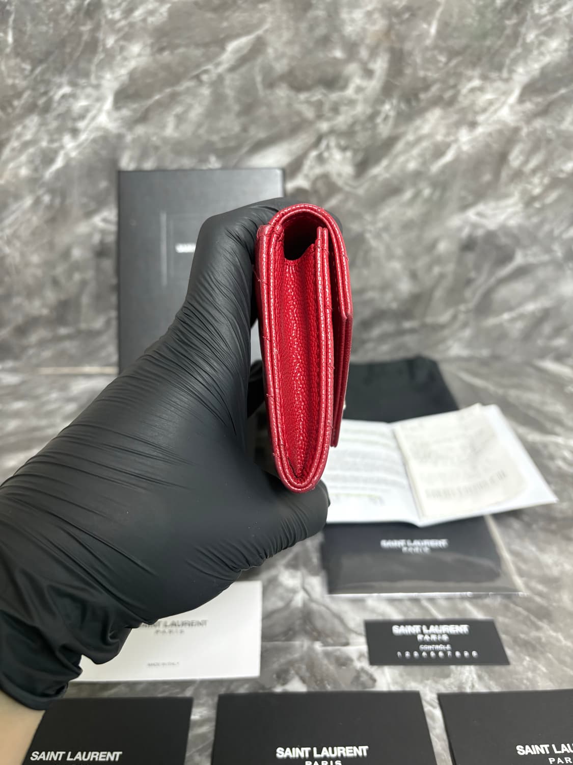 입생로랑 엔벨로프 마틀라세 반지갑 상품이미지6