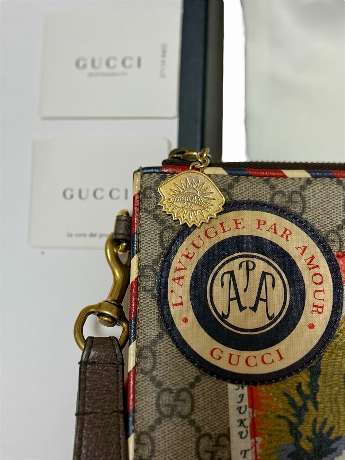 [ 풀구성 / 급처 ] 구찌 GG수프림 쿠리에 패치 한정판 클러치백 상품이미지5