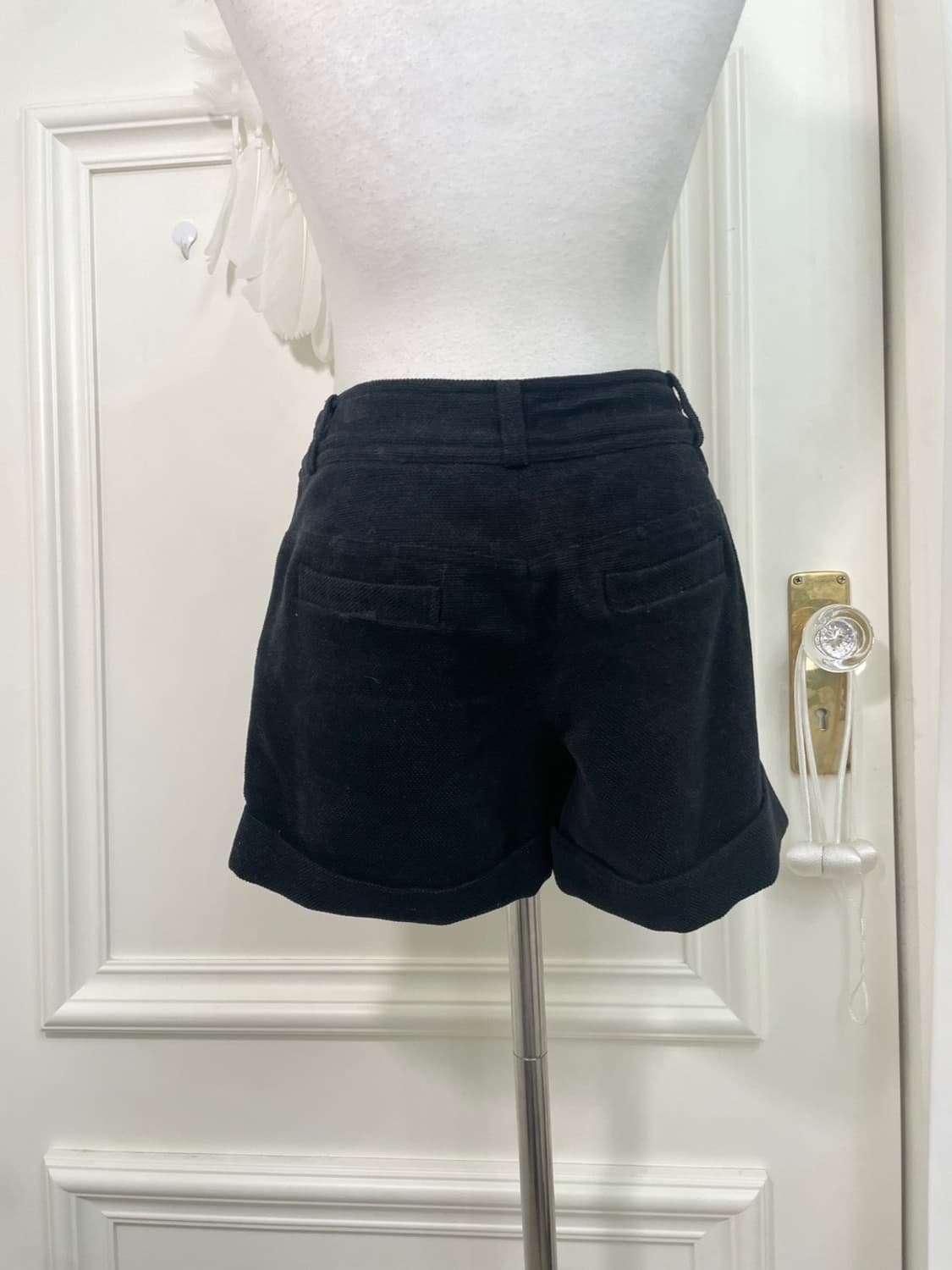 PRIVATE LABEL black leather button bow p 상품이미지4