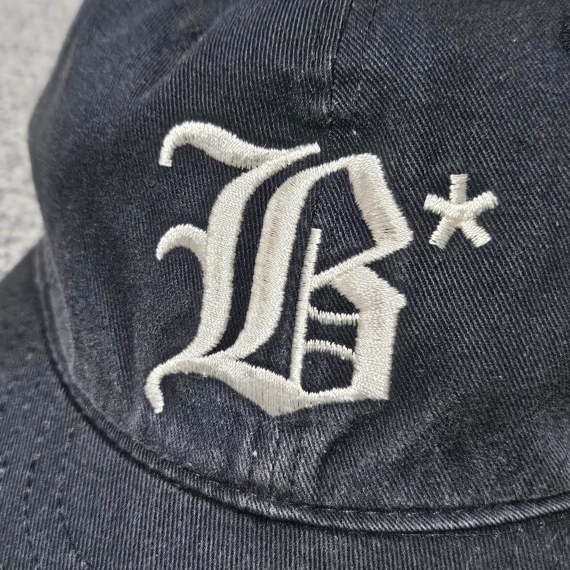 도넛리벤지 x 블랙아웃 콜라보 캡 상품이미지2