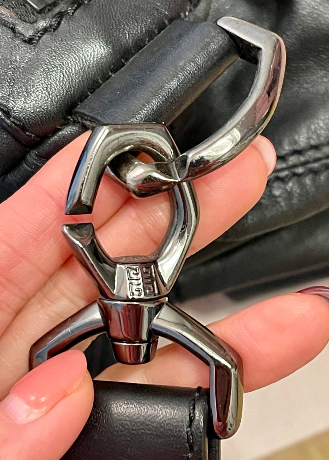 지방시 Givenchy나이팅게일 맥시 (XL) 블랙 카프스킨 숄더백 상품이미지4