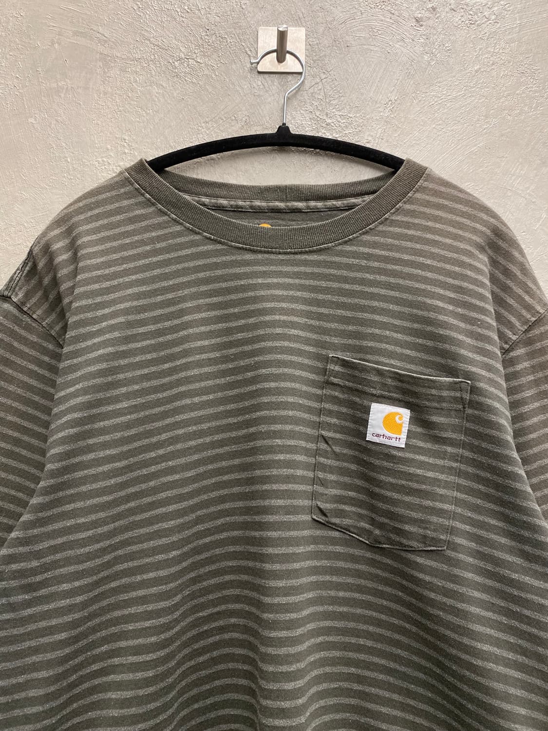 [L] Carhartt 칼하트 카키 스트라이프 반팔 티셔츠 상품이미지2