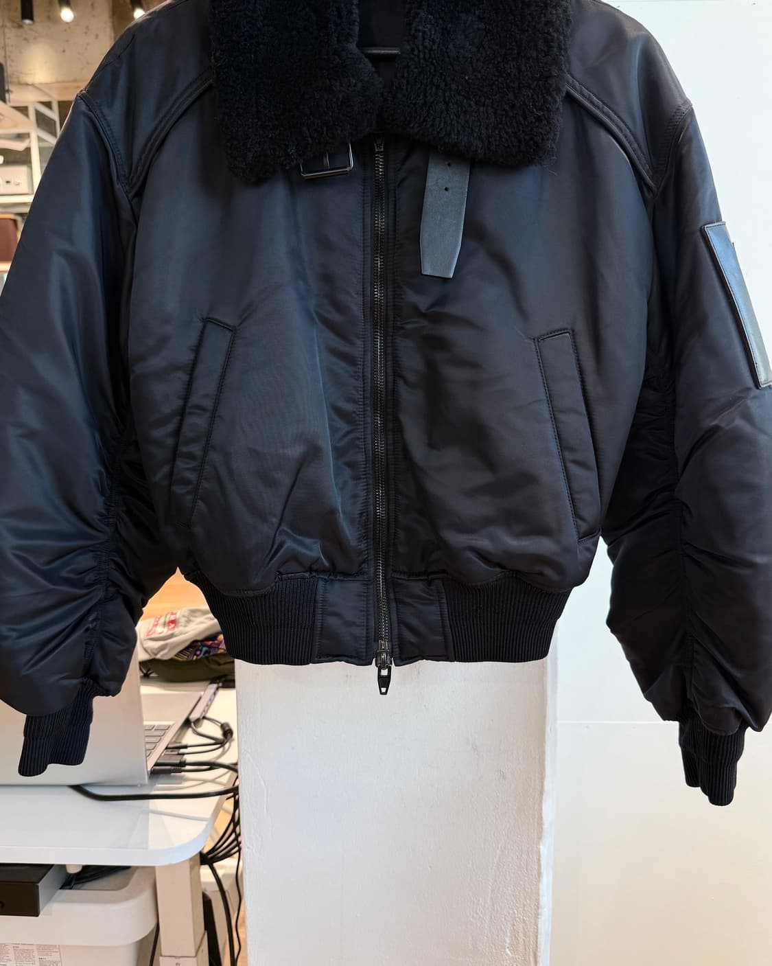 준지 블랙 디테쳐블 램셜링 MA-1 자켓 상품이미지6