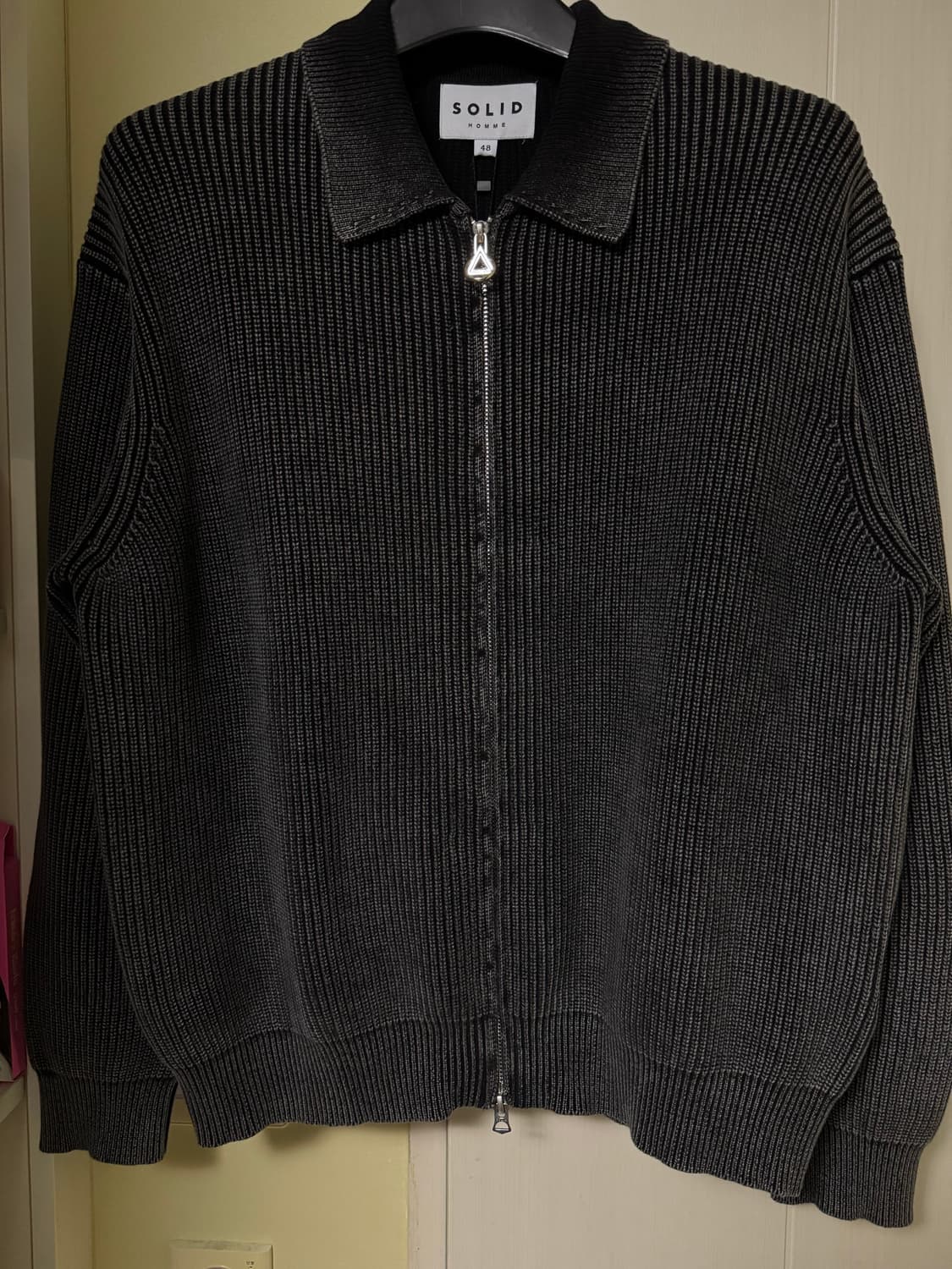 새상품)솔리드옴므 25SS 그레이 카라넥 다잉 집업 니트 48사이즈 상품이미지2