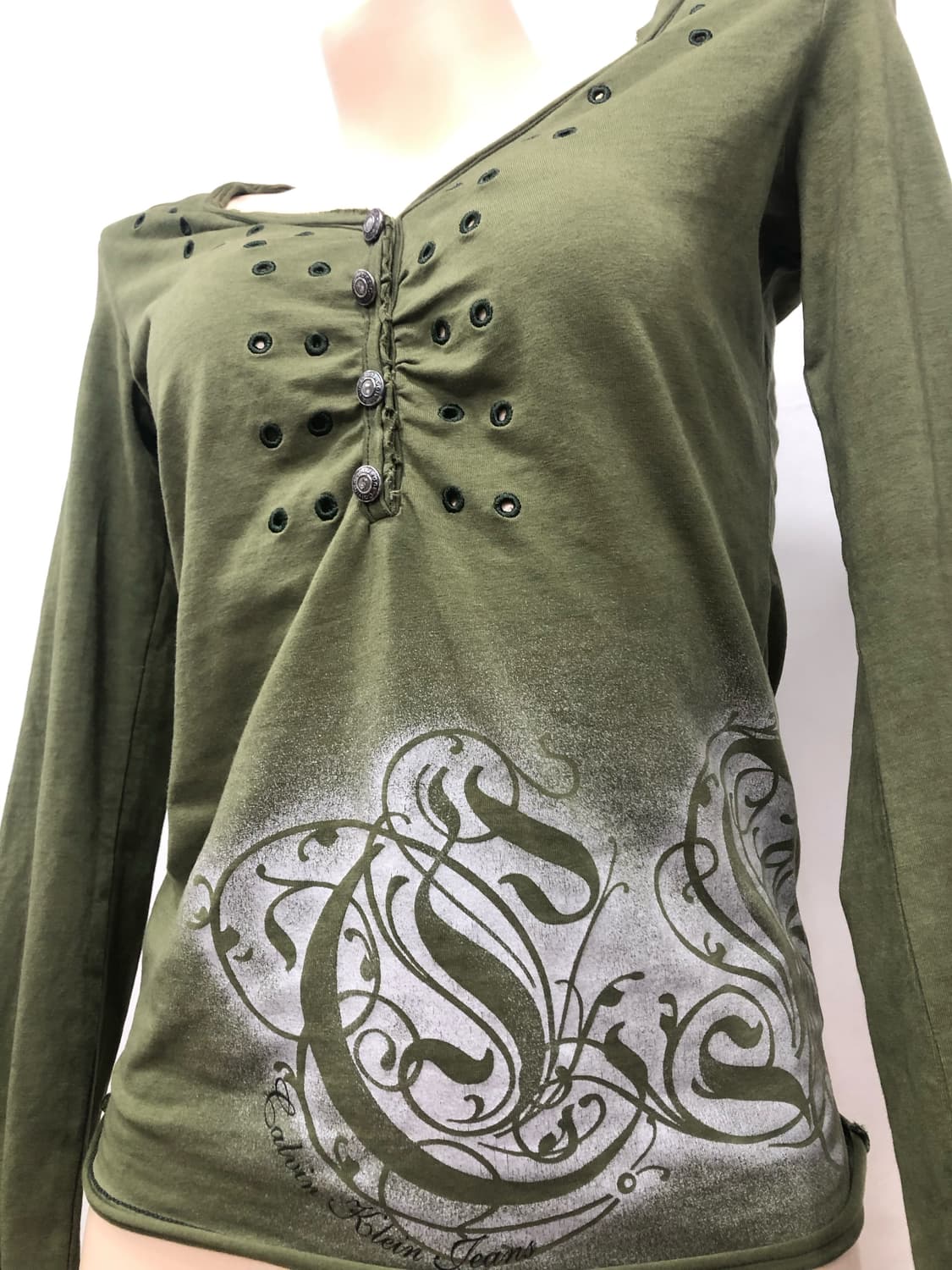 calvin klein y2k graphic khaki long slee 상품이미지4