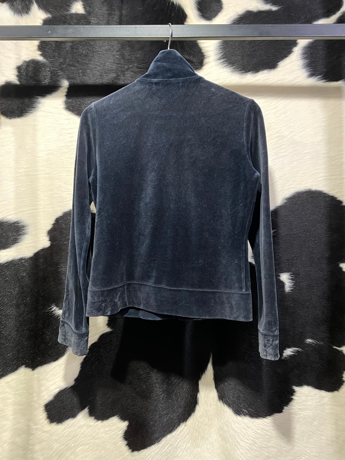 Vicky 벨벳 크롭 집업 상품이미지4