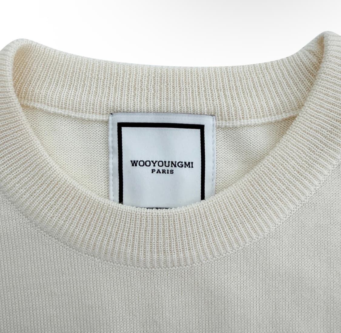 [48] 우영미 남성 로고 패치 라운드 울 니트 스웨터 티셔츠 아이보리 상품이미지4