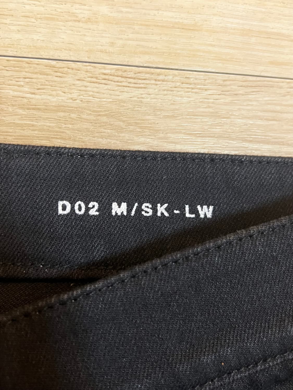 Saint Laurent 컷팅 디스 진 31 상품이미지3